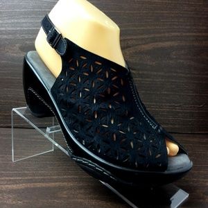 Ladies size 7.5M JBU foam